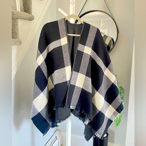 Used Poncho, Uniqlo brand, great for winter and it is very style.